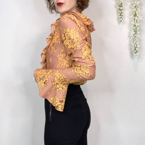 NWOT MAJORELLE Roma y2k 90s top flared sleeve lace ruffle button Barbiecore 2630 - Picture 2 of 12